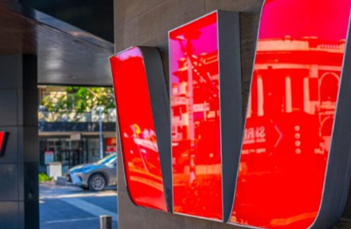 Westpac customer calls out bank saying he had to ‘beg’ for $25,000 cash withdrawal: ‘Felt like a criminal’